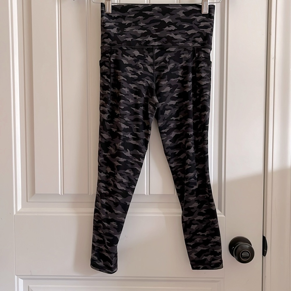 Women’s Athleta Camo Capris